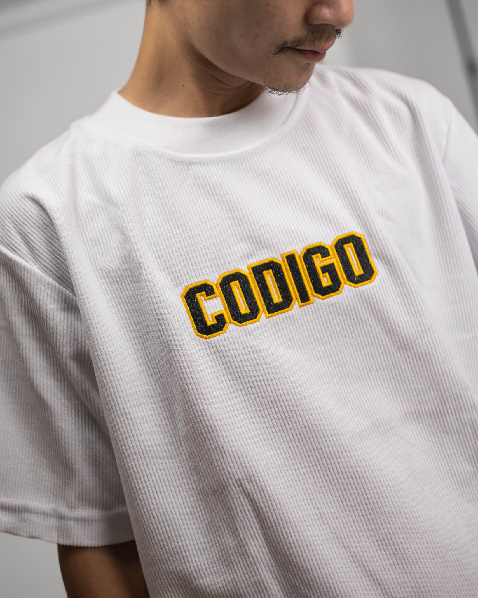 C • Corduroy White 02